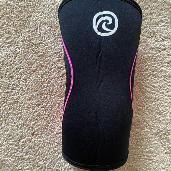 Knee support - Picture 3 of 6